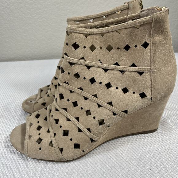 Michael Kors Uma Laser-Cut Suede Wedge Bootie Sandals Peep Toe Sz 8M / 38 - Picture 5 of 10